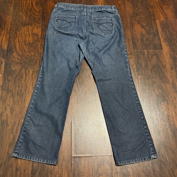 Chico's Platinum Denim Blue High Rise Flare Jeans 2.5 (14) EUC - Picture 9 of 11